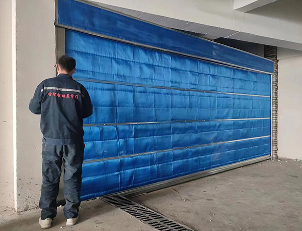 特級(jí)無(wú)機(jī)布防火卷簾門